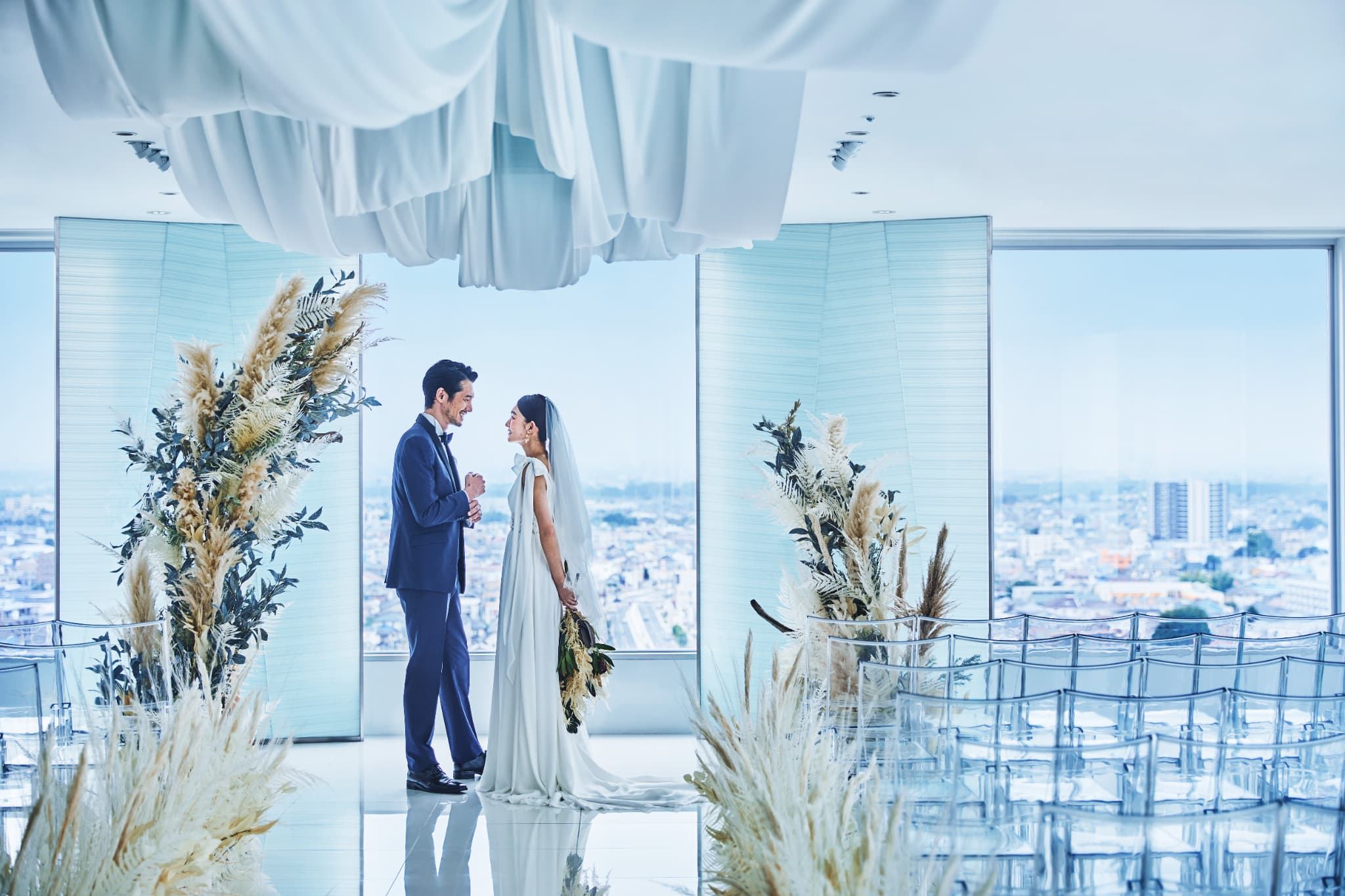 大宮駅から徒歩5分。 地上95mの高層に位置する碧空に包まれた楽園。